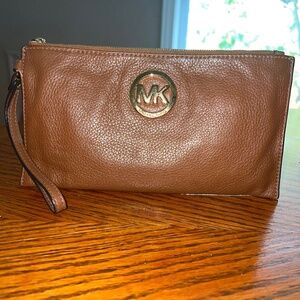 Michael Kors Genuine Leather wristlet - EUC